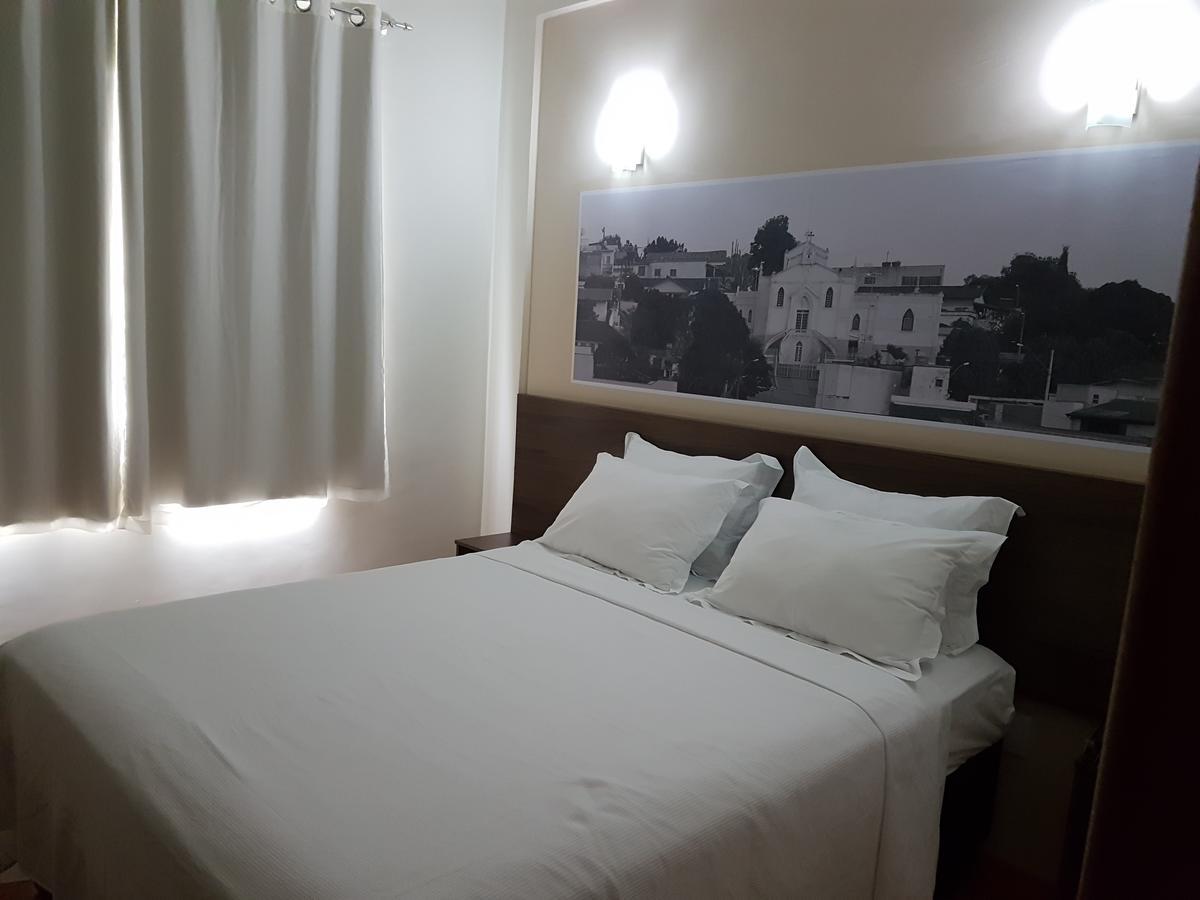 Hotel 494 Oliveira-Mg エクステリア 写真